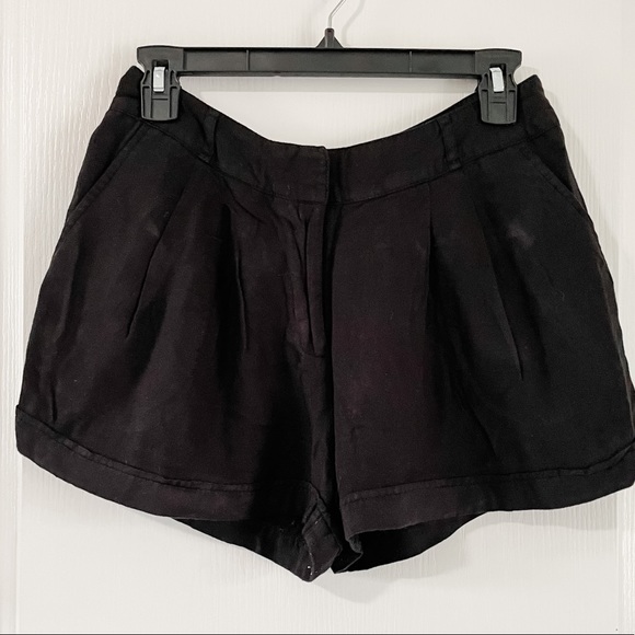 Forever 21 Pants - Forever 21 Pleated Dress Shorts with Pockets M/L